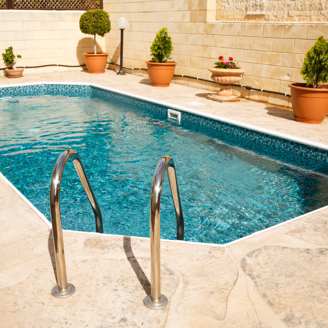 Family-friendly swimming pool construction Dubai